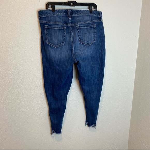 Torrid Girlfriend Two Tone Frayed Hem Jeans - Picture 7 of 15